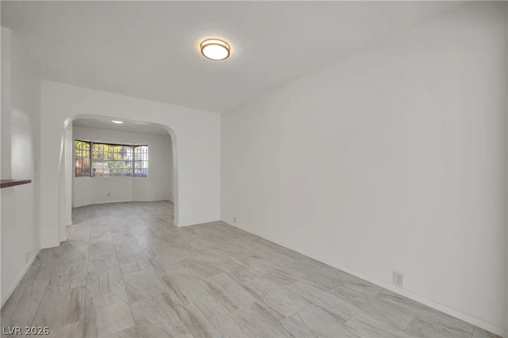 566 Tam O Shanter, Las Vegas, NV 89109