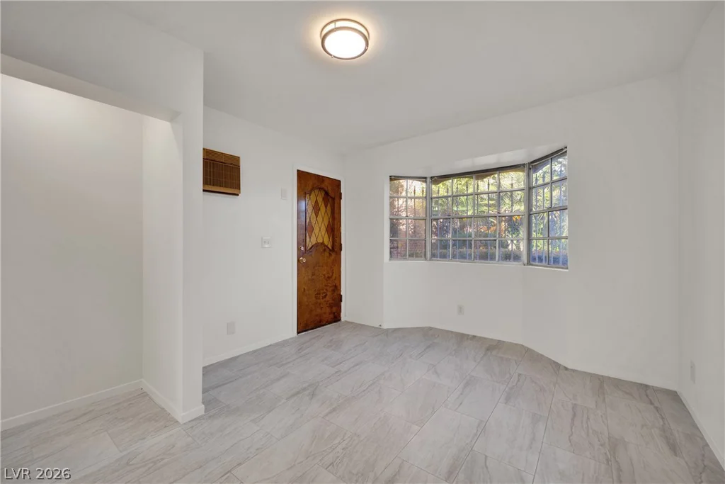 566 Tam O Shanter, Las Vegas, NV 89109