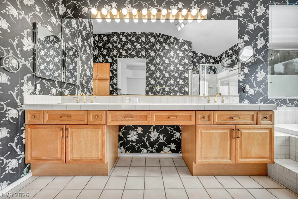 1605 Saint Katherine, Las Vegas, NV 89117