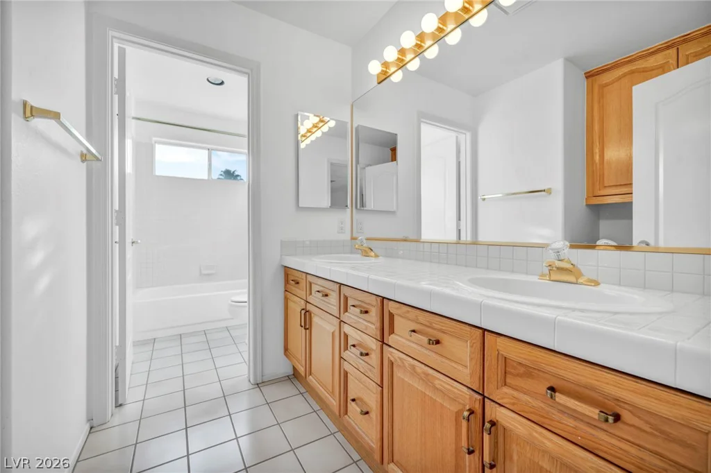 1605 Saint Katherine, Las Vegas, NV 89117