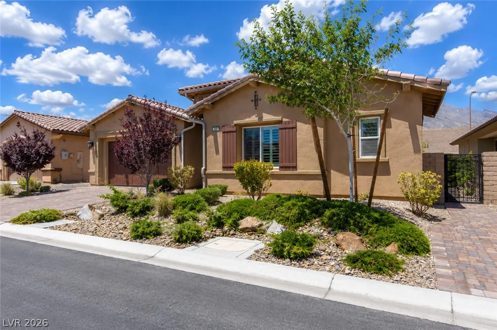 261 Besame, Las Vegas, NV 89138