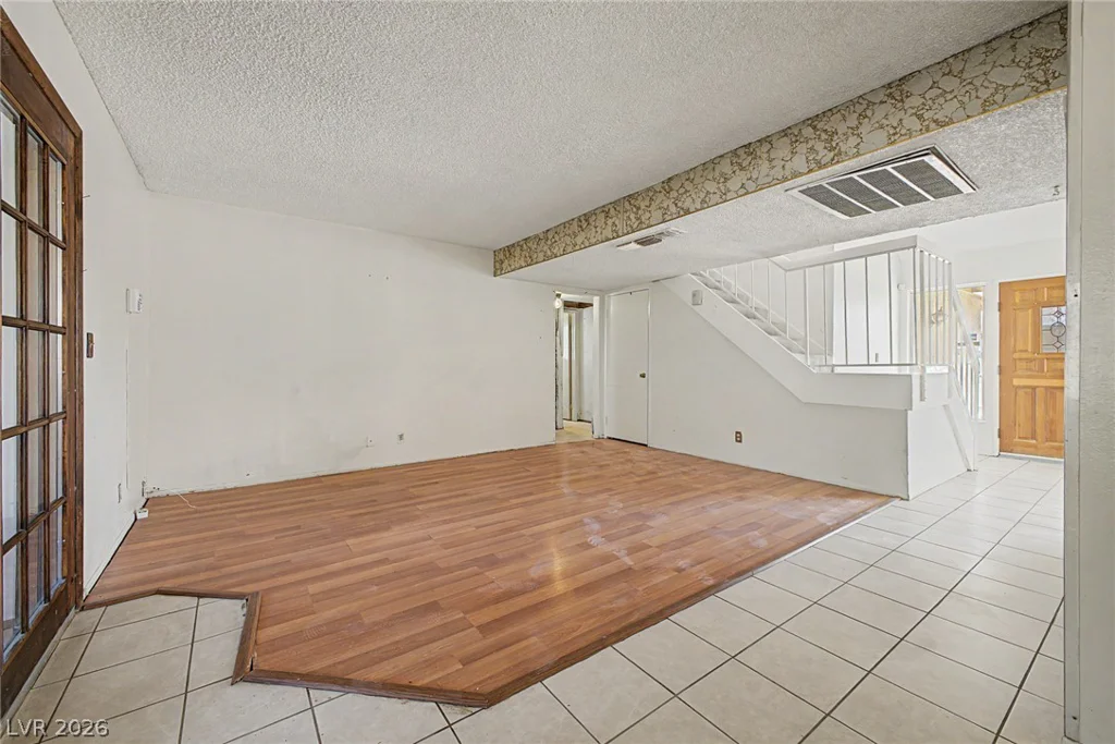 4725 Lake, Las Vegas, NV 89147