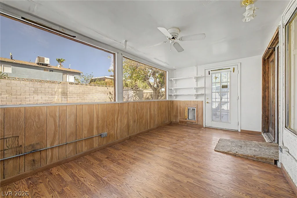 4725 Lake, Las Vegas, NV 89147