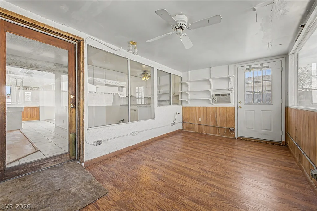 4725 Lake, Las Vegas, NV 89147