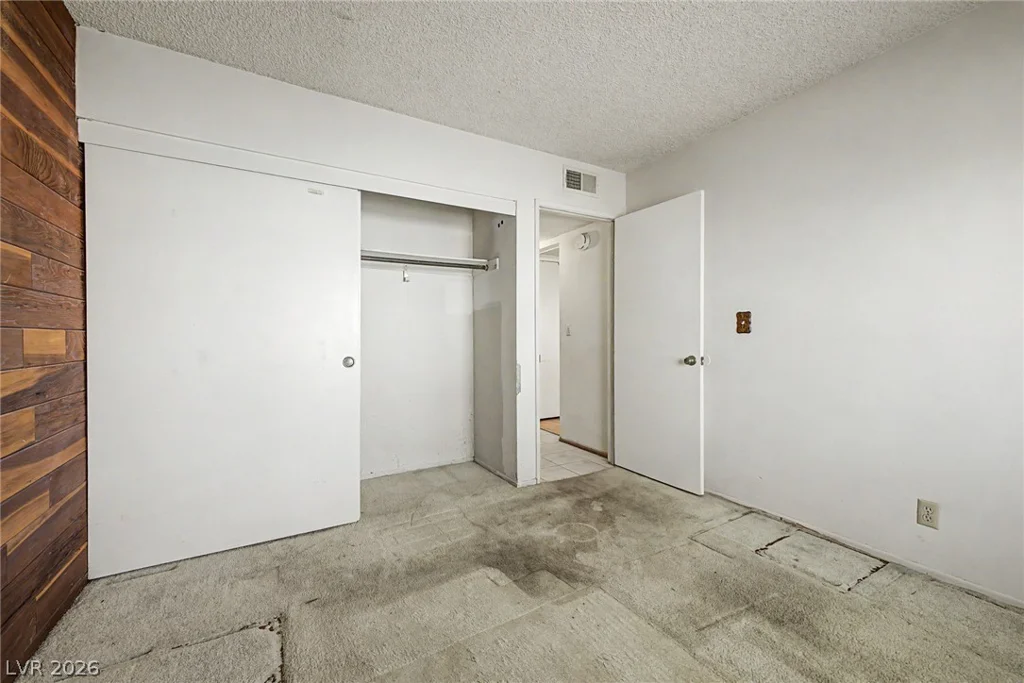 4725 Lake, Las Vegas, NV 89147