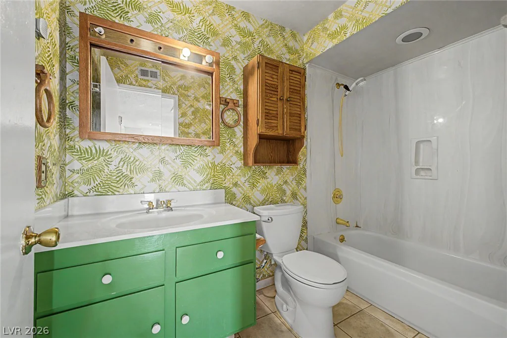 4725 Lake, Las Vegas, NV 89147