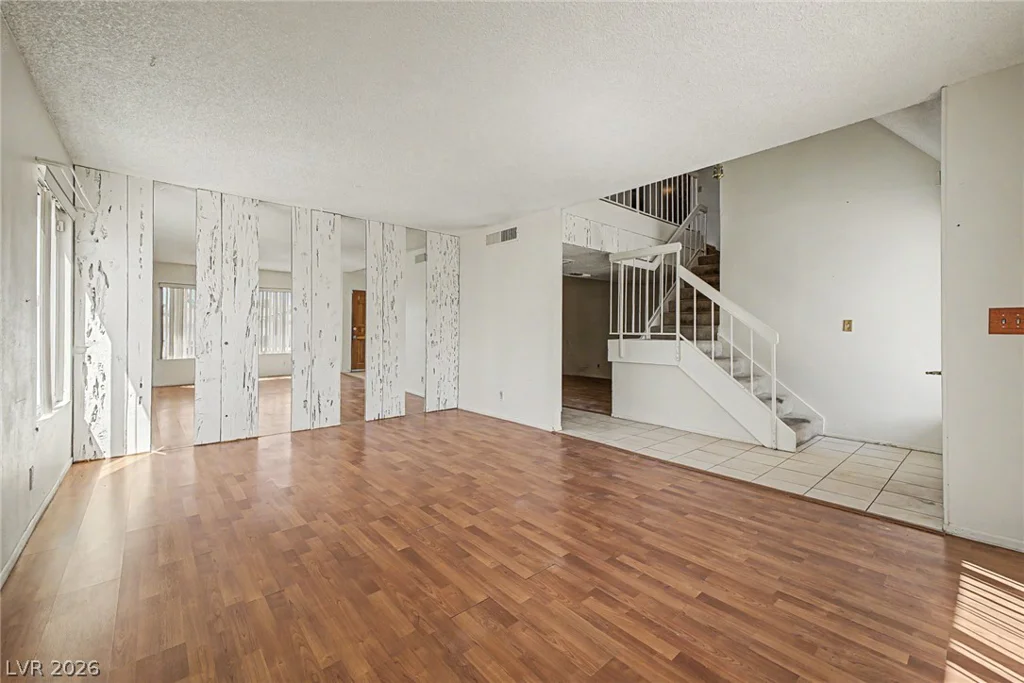 4725 Lake, Las Vegas, NV 89147