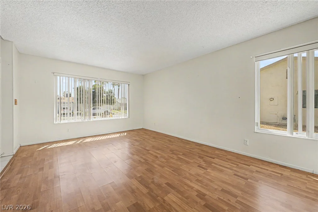 4725 Lake, Las Vegas, NV 89147