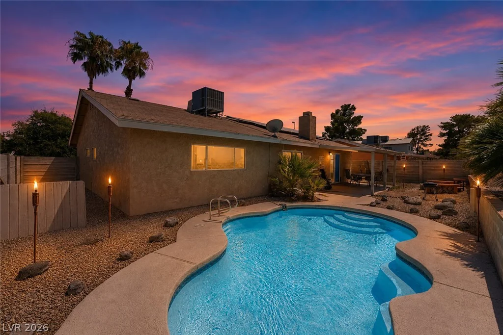 1832 Goose Creek, Las Vegas, NV 89108