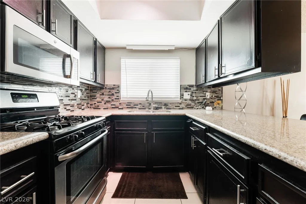 1832 Goose Creek, Las Vegas, NV 89108