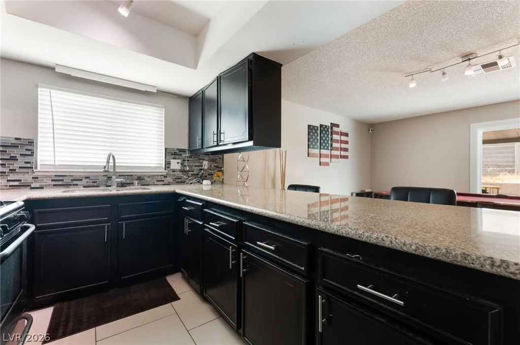 1832 Goose Creek, Las Vegas, NV 89108