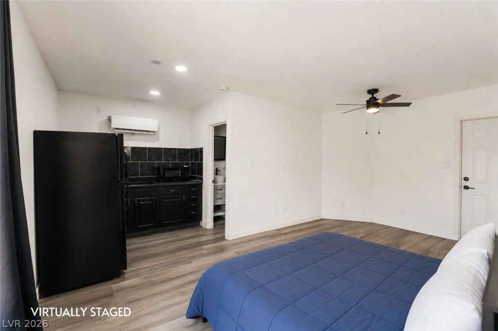 1832 Goose Creek, Las Vegas, NV 89108