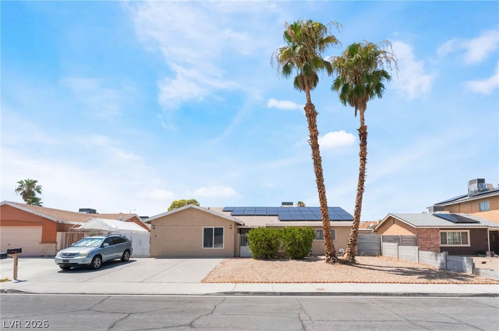 1832 Goose Creek, Las Vegas, NV 89108