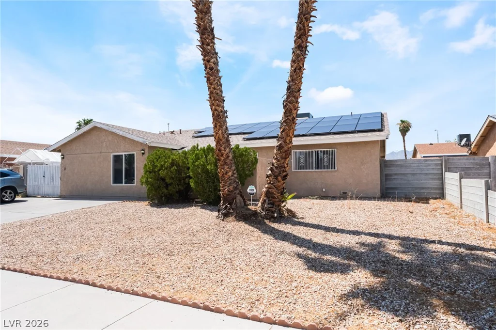 1832 Goose Creek, Las Vegas, NV 89108