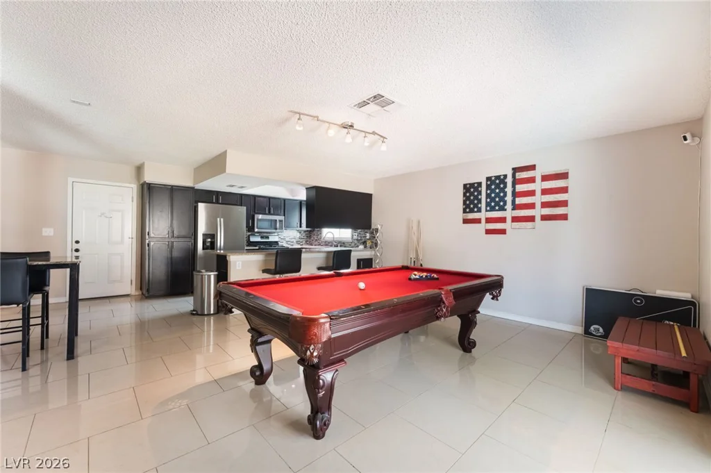 1832 Goose Creek, Las Vegas, NV 89108