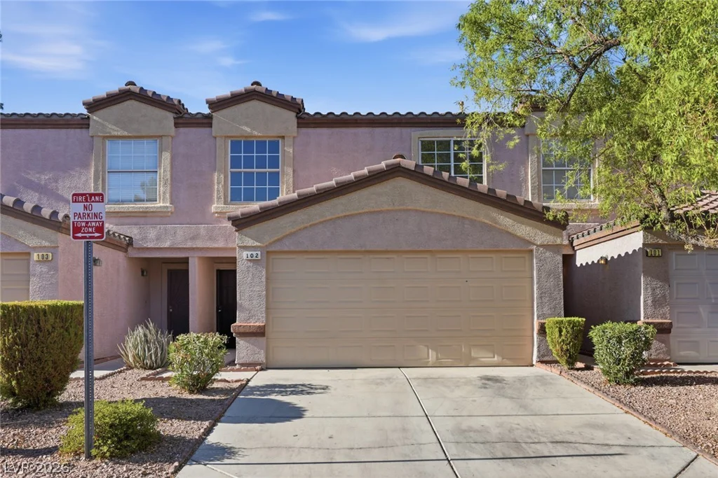 2520 Sierra Luna, Las Vegas, NV 89106