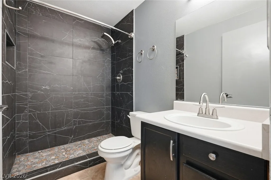 2520 Sierra Luna, Las Vegas, NV 89106