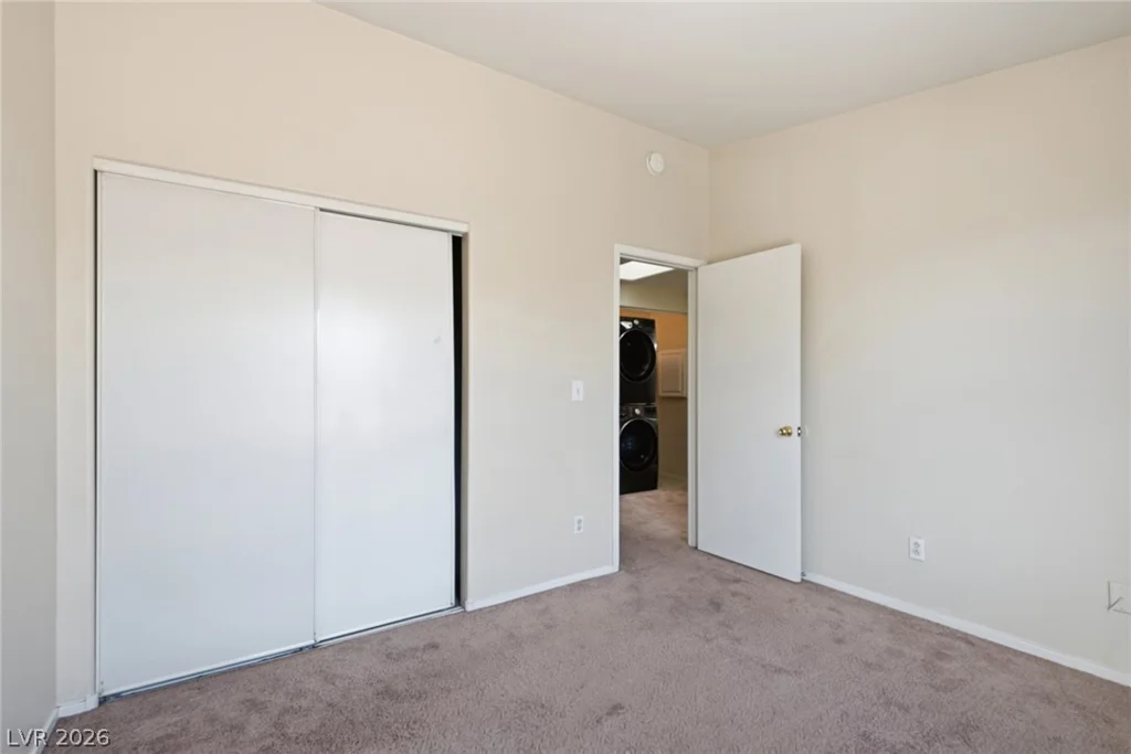 2520 Sierra Luna, Las Vegas, NV 89106