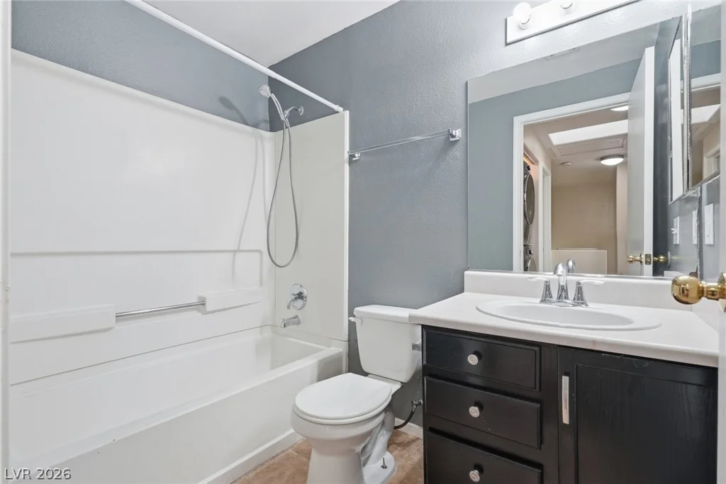 2520 Sierra Luna, Las Vegas, NV 89106