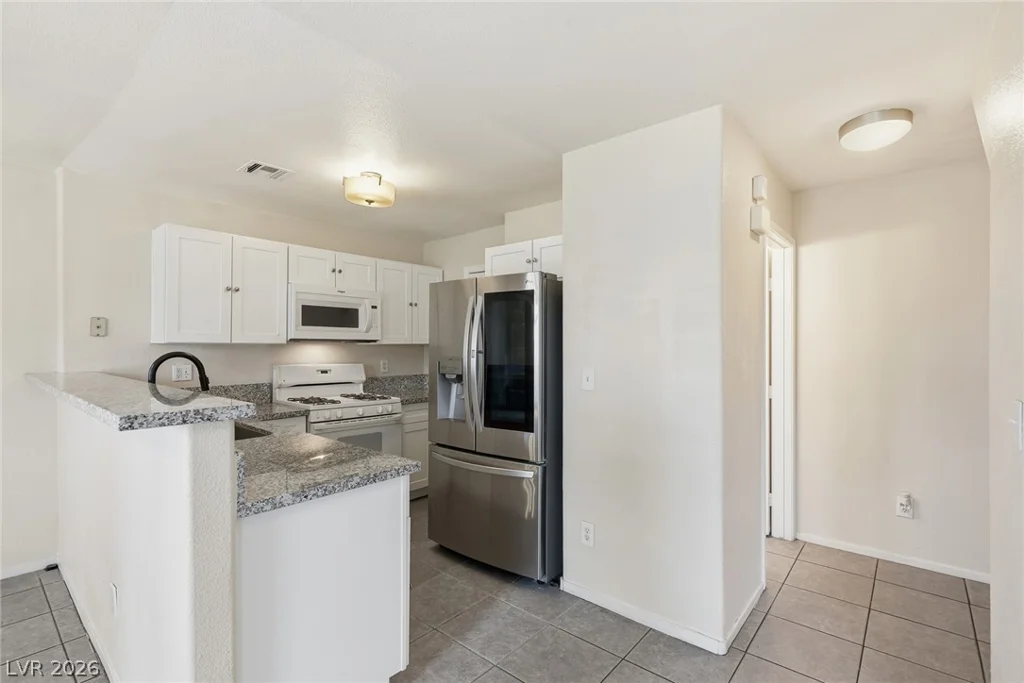 2520 Sierra Luna, Las Vegas, NV 89106