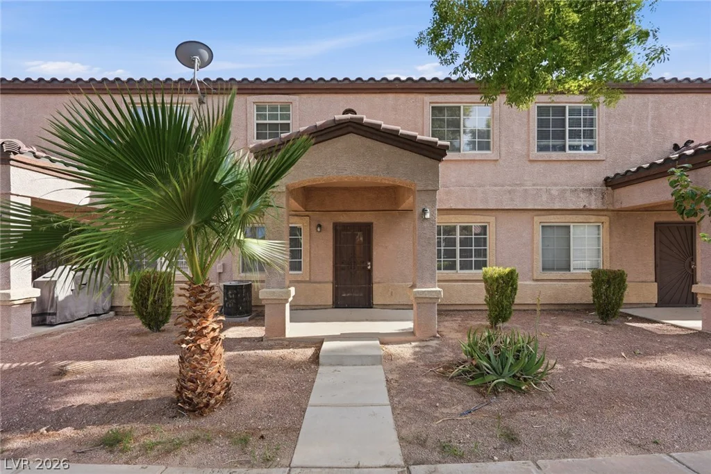 2520 Sierra Luna, Las Vegas, NV 89106