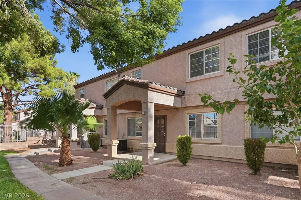 2520 Sierra Luna, Las Vegas, NV 89106