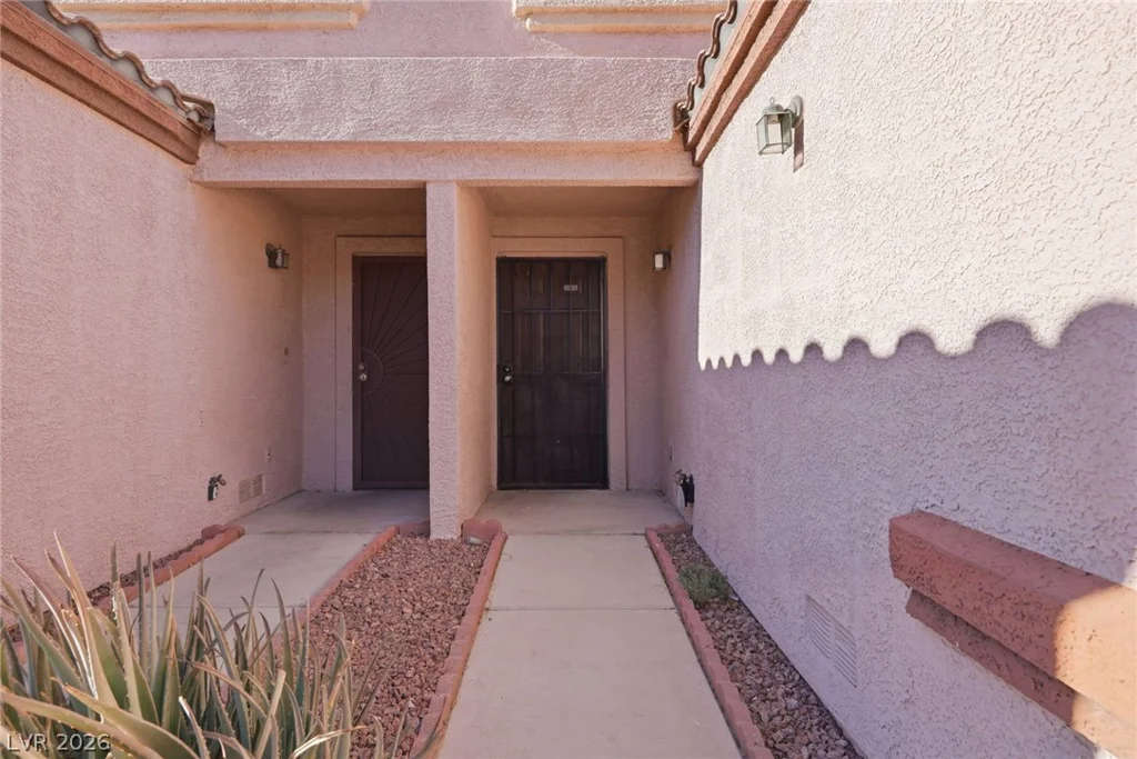 2520 Sierra Luna, Las Vegas, NV 89106