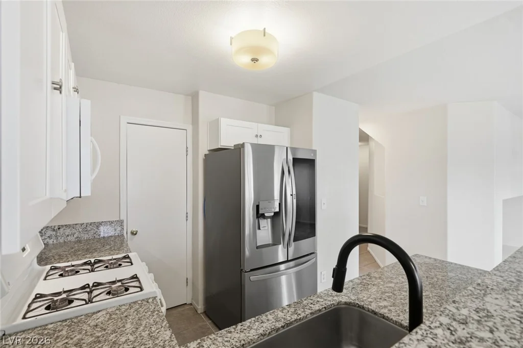 2520 Sierra Luna, Las Vegas, NV 89106
