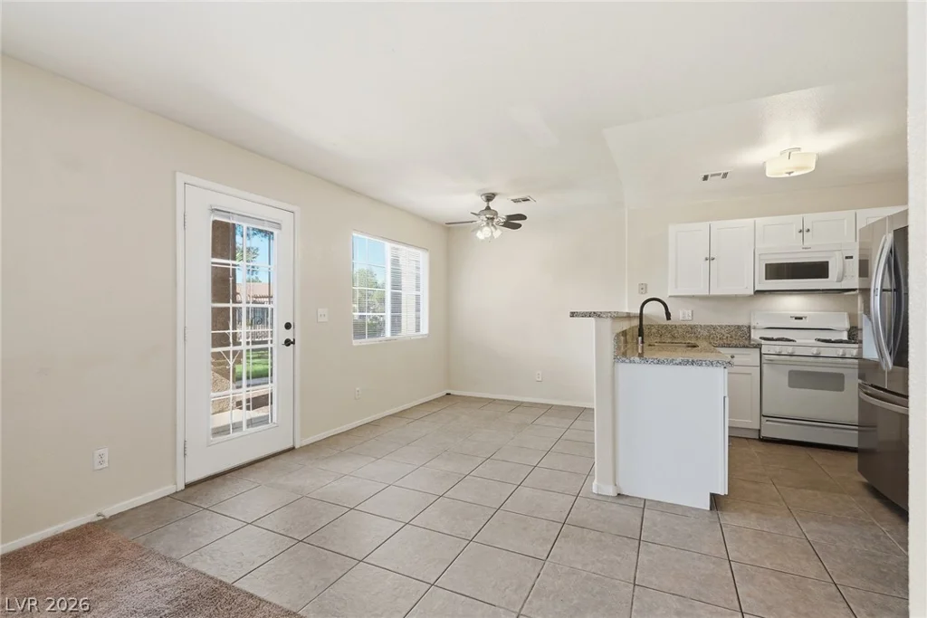 2520 Sierra Luna, Las Vegas, NV 89106