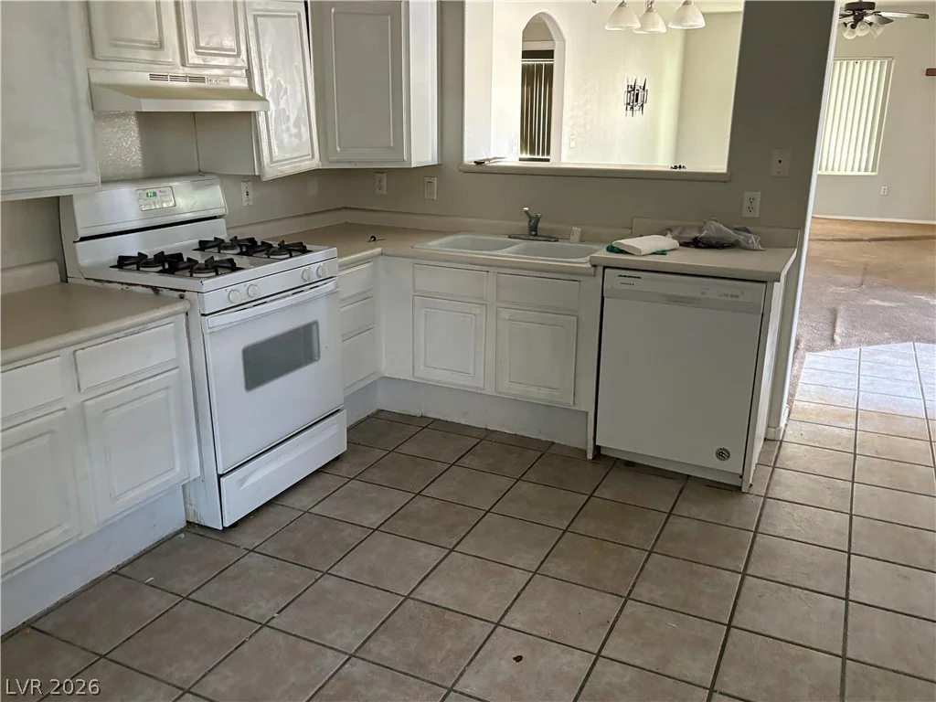3940 Quiet Pine, Las Vegas, NV 89108