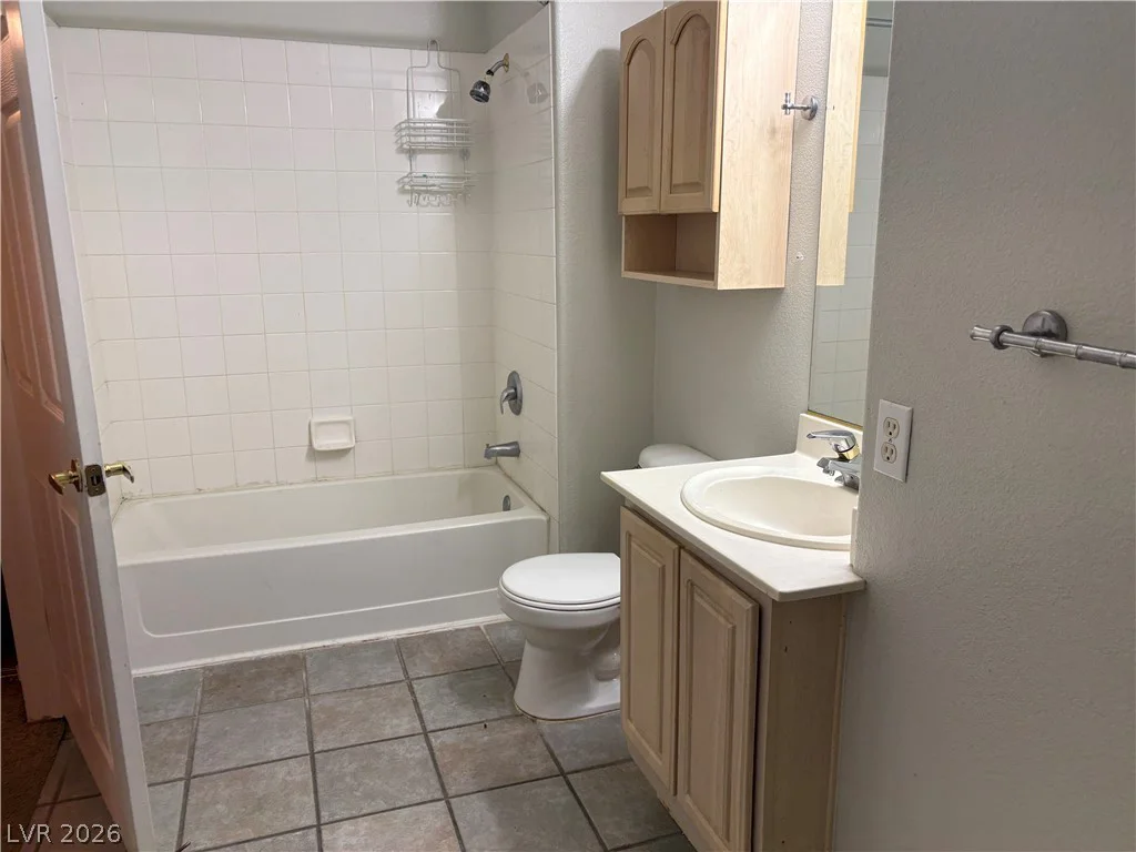 3940 Quiet Pine, Las Vegas, NV 89108