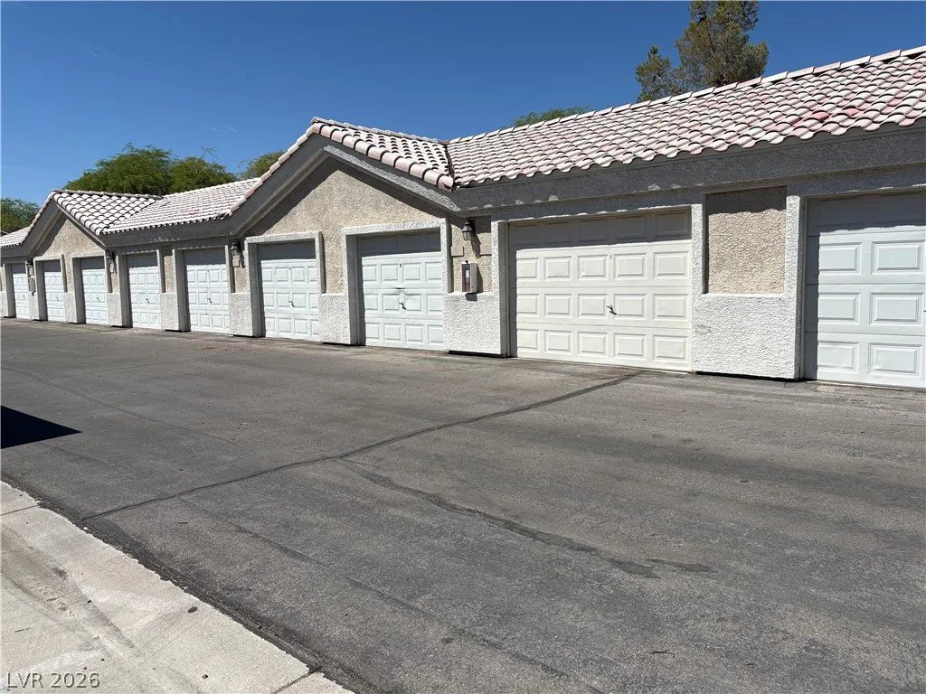 3940 Quiet Pine, Las Vegas, NV 89108