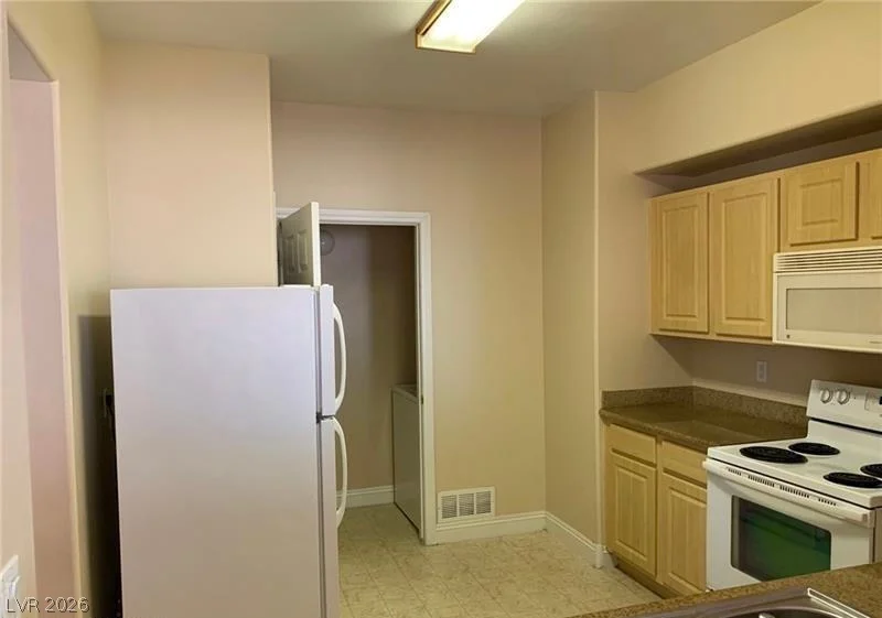 8000 Badura, Las Vegas, NV 89113
