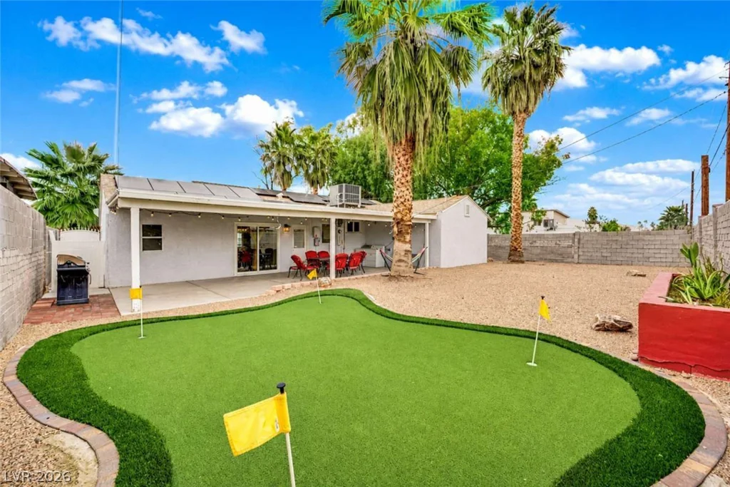 1932 Hassett, Las Vegas, NV 89104