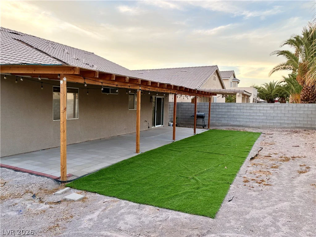 2432 Rocky Brook, North Las Vegas, NV 89030
