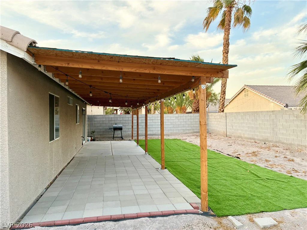 2432 Rocky Brook, North Las Vegas, NV 89030