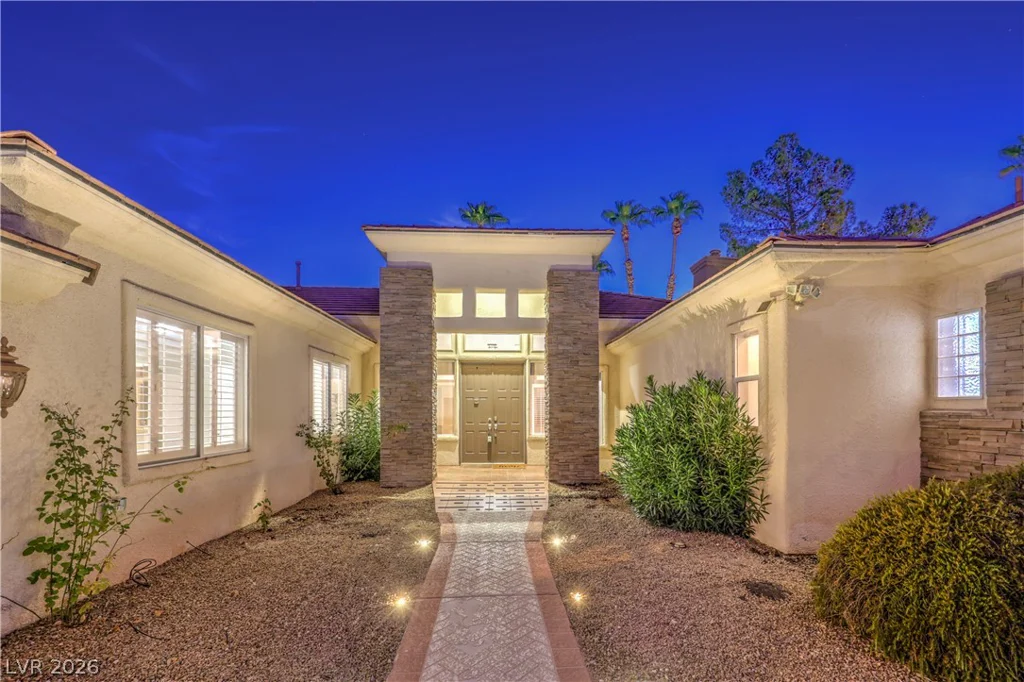 3801 Old Orchard, Las Vegas, NV 89108