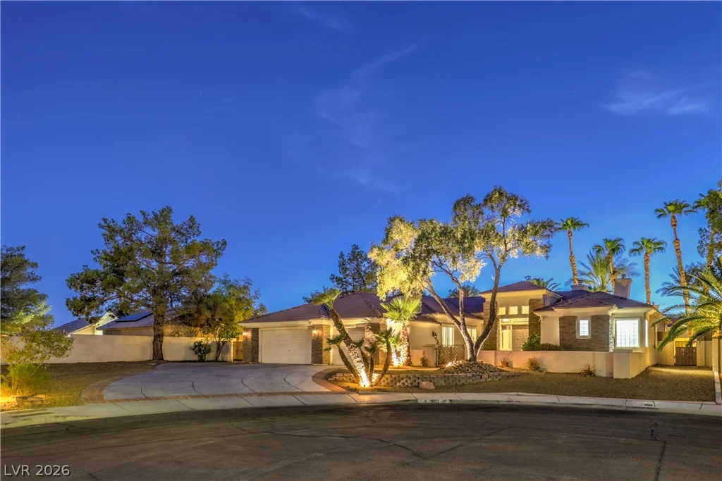 3801 Old Orchard, Las Vegas, NV 89108