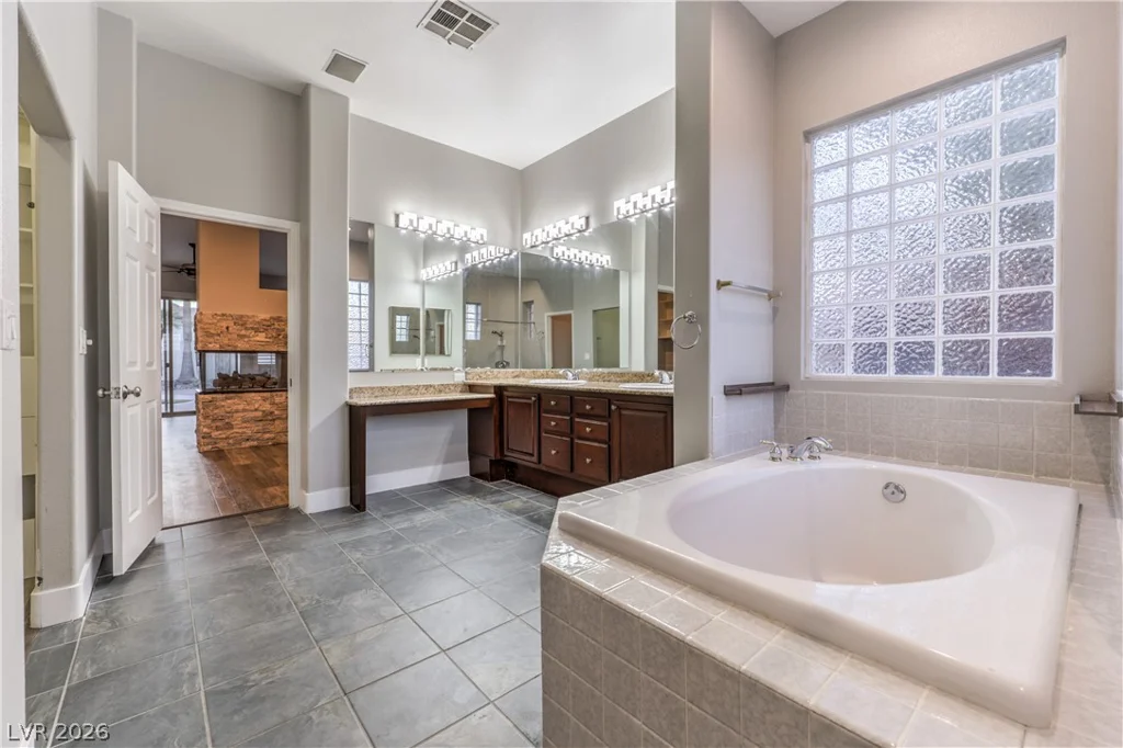 3801 Old Orchard, Las Vegas, NV 89108