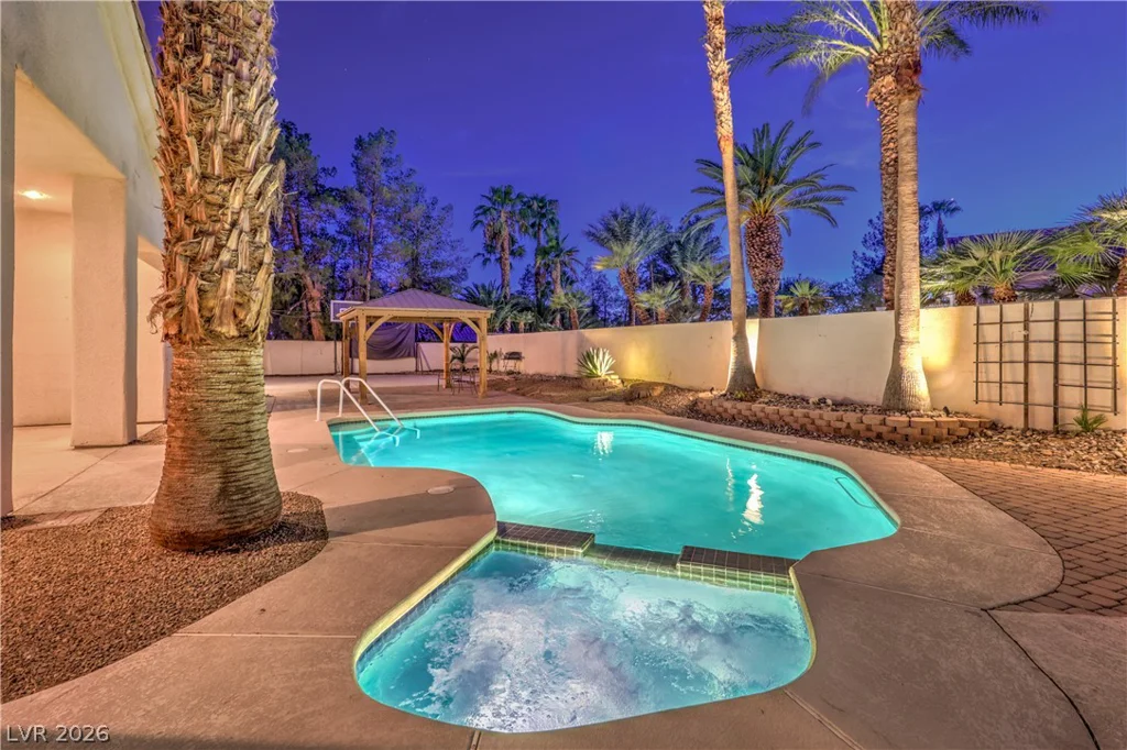 3801 Old Orchard, Las Vegas, NV 89108