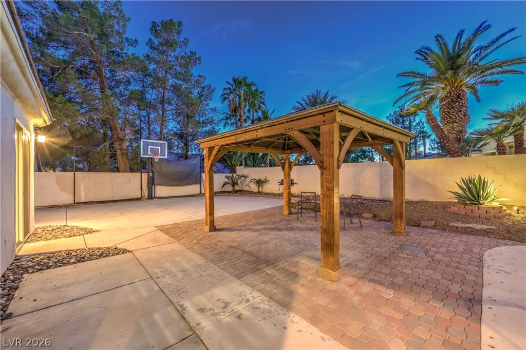 3801 Old Orchard, Las Vegas, NV 89108