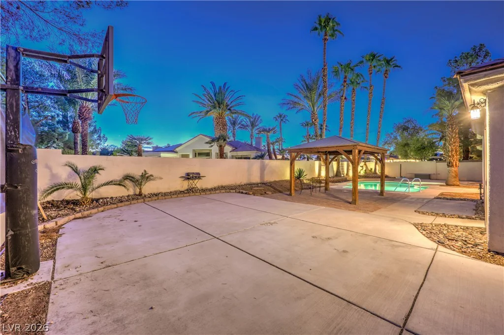 3801 Old Orchard, Las Vegas, NV 89108