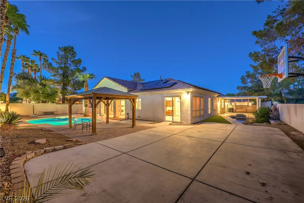 3801 Old Orchard, Las Vegas, NV 89108