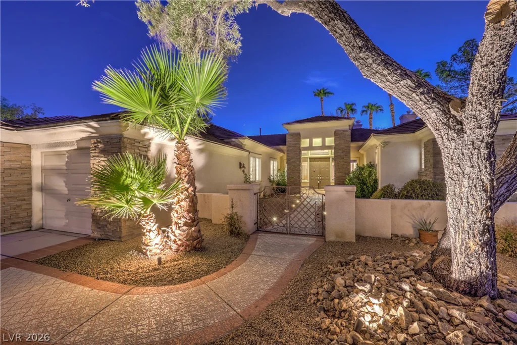 3801 Old Orchard, Las Vegas, NV 89108