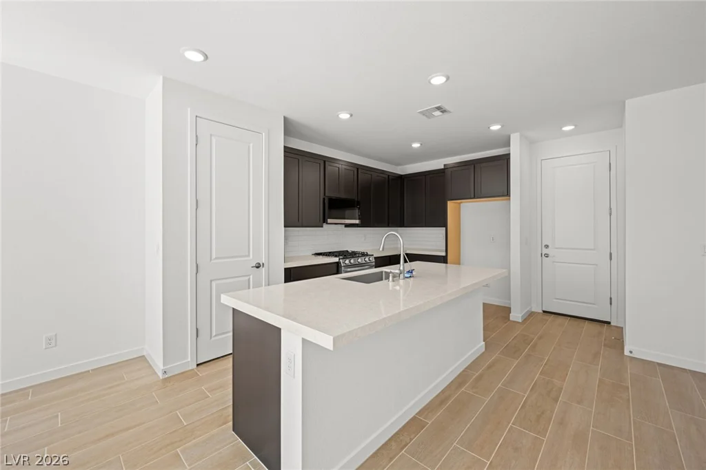 8587 Balfour Meadows, Las Vegas, NV 89113