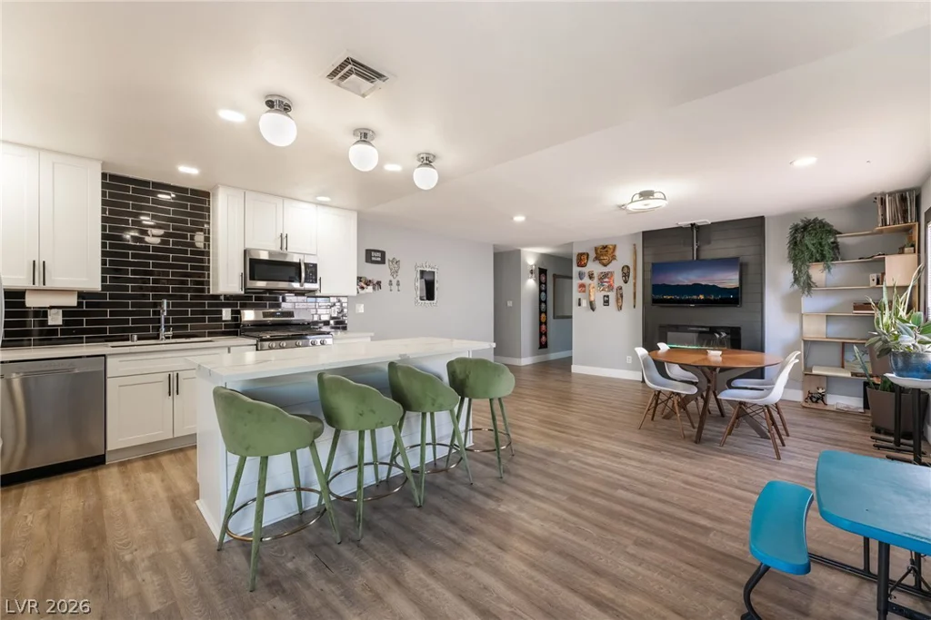 4646 Dennis, Las Vegas, NV 89121