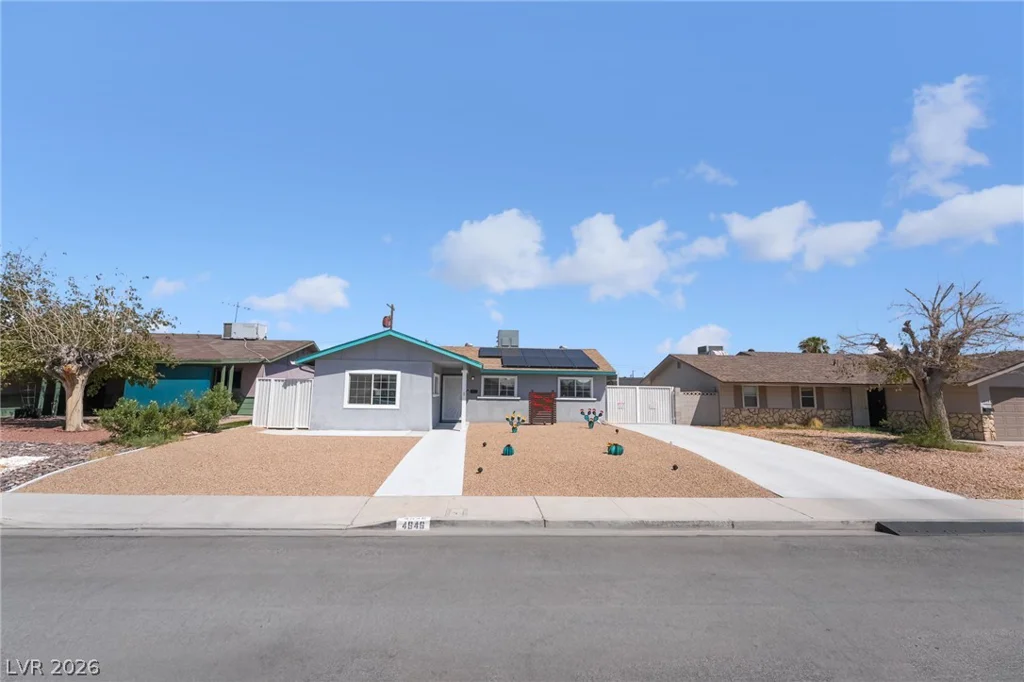 4646 Dennis, Las Vegas, NV 89121