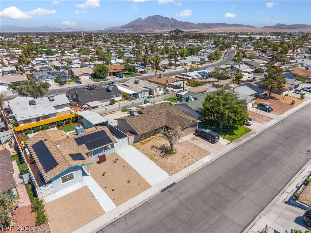 4646 Dennis, Las Vegas, NV 89121