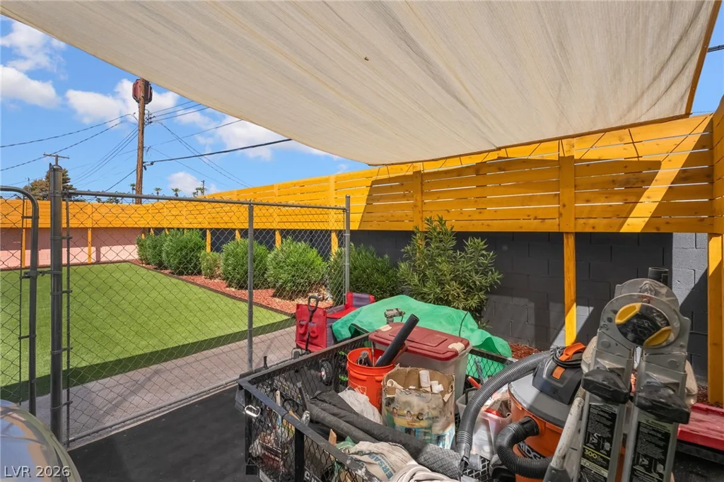 4646 Dennis, Las Vegas, NV 89121