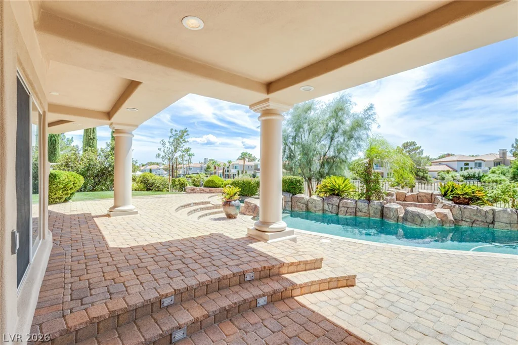 71 Cascade Creek, Las Vegas, NV 89113